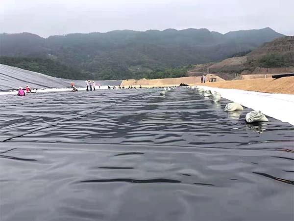 分析土工膜施工鋪設效果不好的原因。
