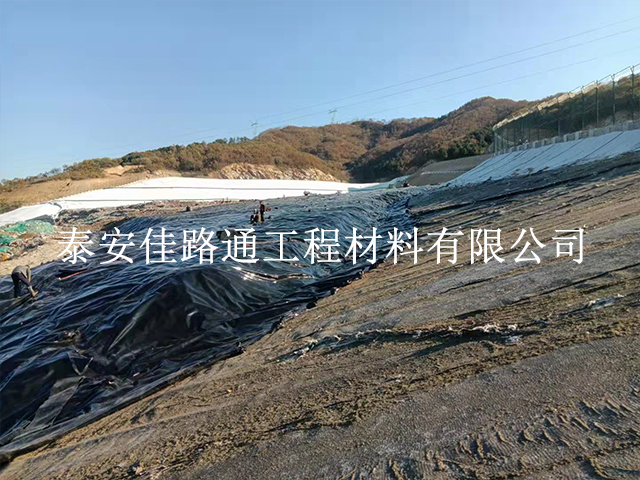 通過細(xì)節(jié)鋪設(shè)提升養(yǎng)殖防滲膜的功效 通過細(xì)節(jié)鋪設(shè)提升養(yǎng)殖防滲膜的功效