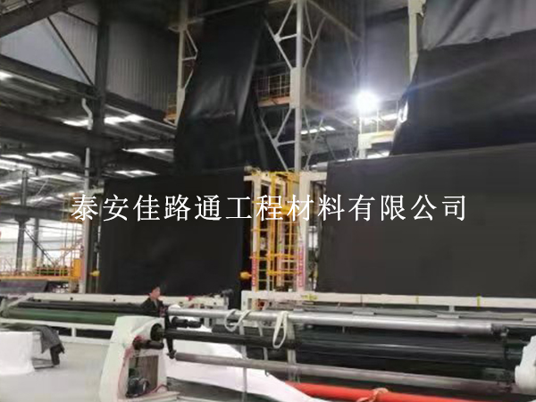 養(yǎng)殖防滲膜的鋪設(shè)過(guò)程須多多注意細(xì)節(jié) 養(yǎng)殖防滲膜的鋪設(shè)過(guò)程須多多注意細(xì)節(jié)