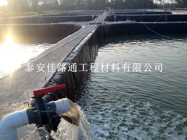 油田防滲膜在生產(chǎn)完成后須進(jìn)行檢查驗(yàn)收 油田防滲膜在生產(chǎn)完成后須進(jìn)行檢查驗(yàn)收