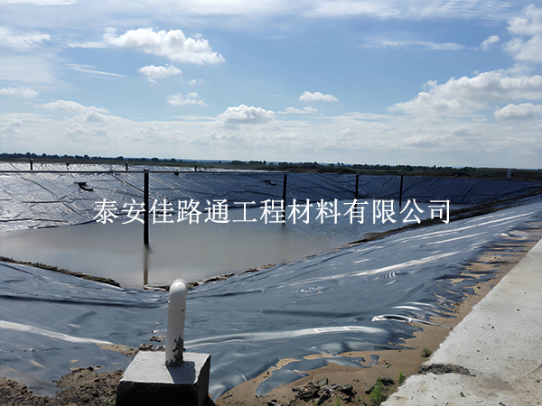 水產(chǎn)養(yǎng)殖防滲膜鋪裝有哪些技術(shù)要求須關(guān)注？