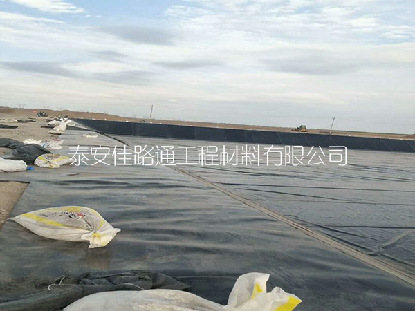 貯存魚塘防滲膜的過程有哪些硬性條件？