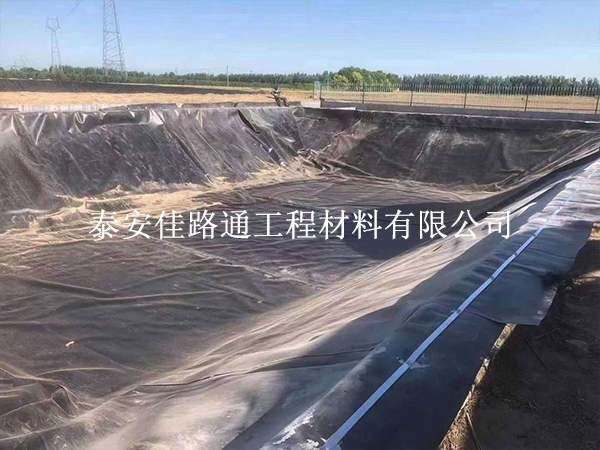 提高水產(chǎn)養(yǎng)殖防滲膜的養(yǎng)殖效率講究措施方法