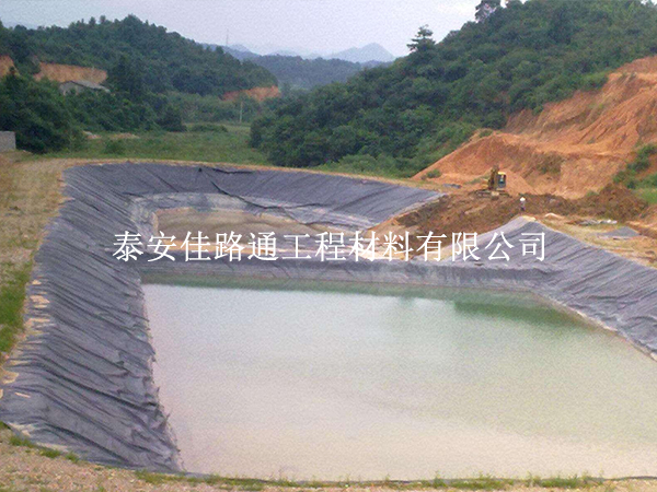HDPE土工膜現(xiàn)場測試能夠體現(xiàn)哪些突出能力？
