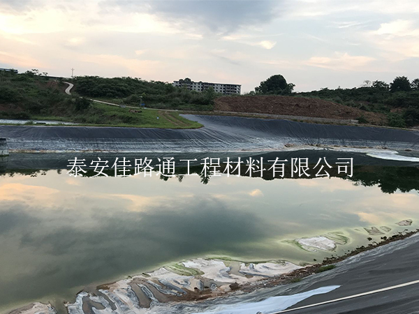 養(yǎng)殖行業(yè)選擇養(yǎng)殖防滲膜為何如此重要？
