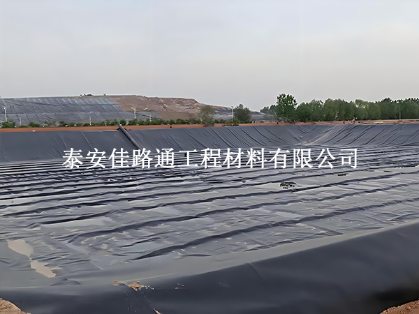 對水產(chǎn)養(yǎng)殖防滲膜進行合理焊縫驗收工作 對水產(chǎn)養(yǎng)殖防滲膜進行合理焊縫驗收工作