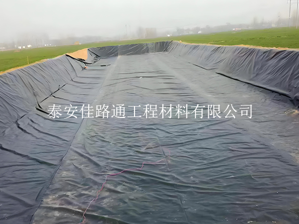 合理鋪設(shè)魚蝦養(yǎng)殖防滲膜可增強(qiáng)水質(zhì)控制 合理鋪設(shè)魚蝦養(yǎng)殖防滲膜可增強(qiáng)水質(zhì)控制