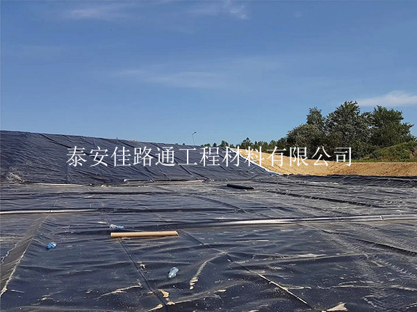 四季更迭下的養(yǎng)殖防滲土工膜鋪設(shè)：應(yīng)對(duì)之道，新穎視角