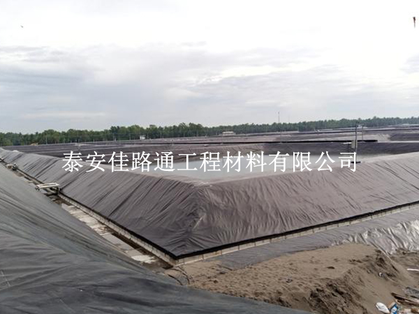水產(chǎn)養(yǎng)殖防滲膜施工細節(jié)掌握:確保高效與環(huán)保的秘訣 水產(chǎn)養(yǎng)殖防滲膜施工細節(jié)掌握:確保高效與環(huán)保的秘訣