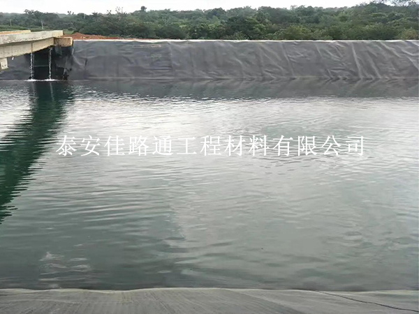 蓄水池防滲膜焊接怎么做到無縫？6 個技巧讓焊縫滴水不漏   