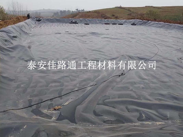 蓄水池防滲膜怎么護(hù)？6 個(gè)措施延長(zhǎng)使用壽命 5 年以上